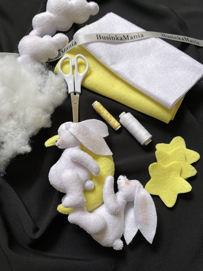 Felt plush sewing supplies with polyester stuffing, soft felt, thread and tweezers for stuffing handmade plush toys